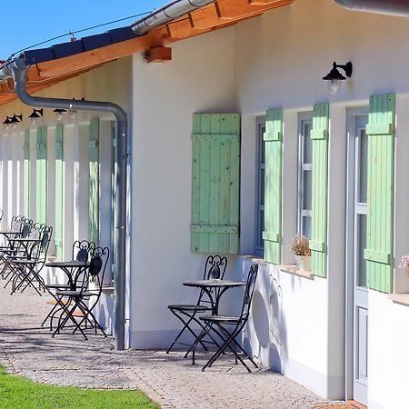 La Bobul Apartmens Drnholec Exterior foto